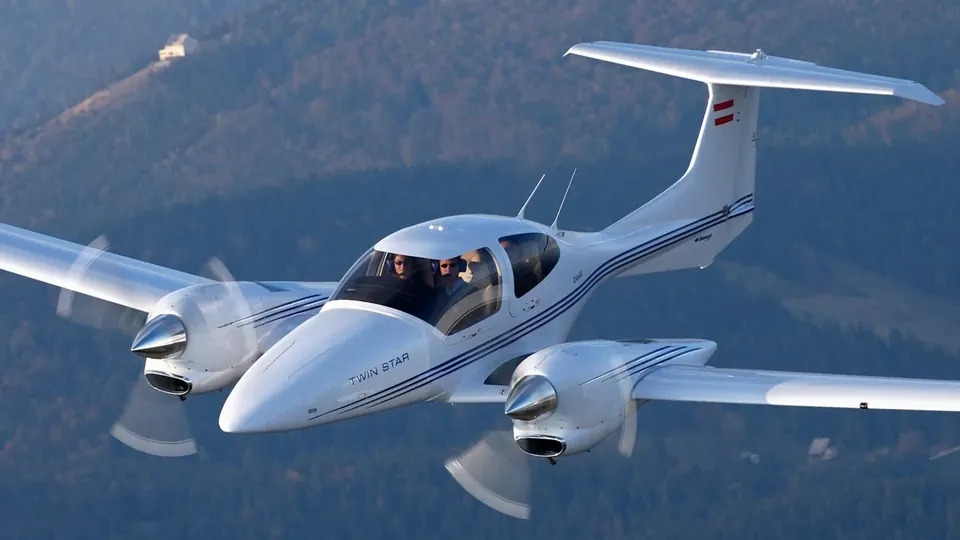 Diamond DA42
