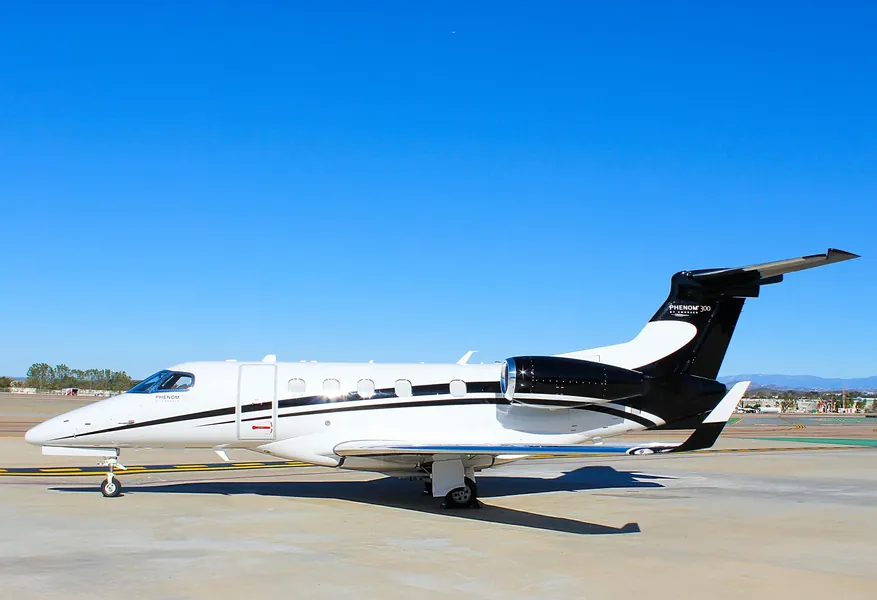 Embraer Phenom 300