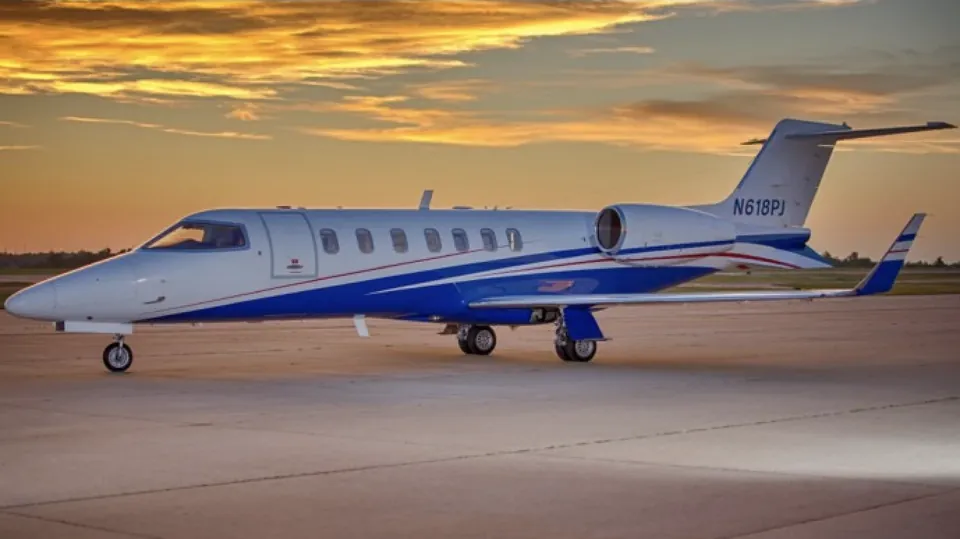 Learjet 40